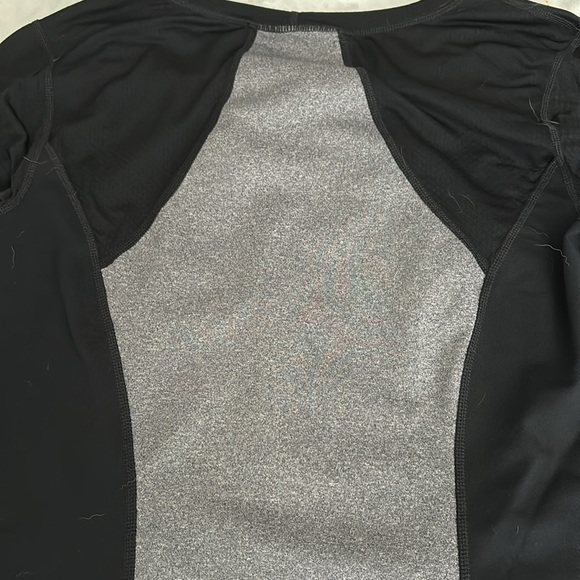 Cabi, activewear long sleeve shirt, Size Medium, Black with Gray accents - Picture 3 of 3